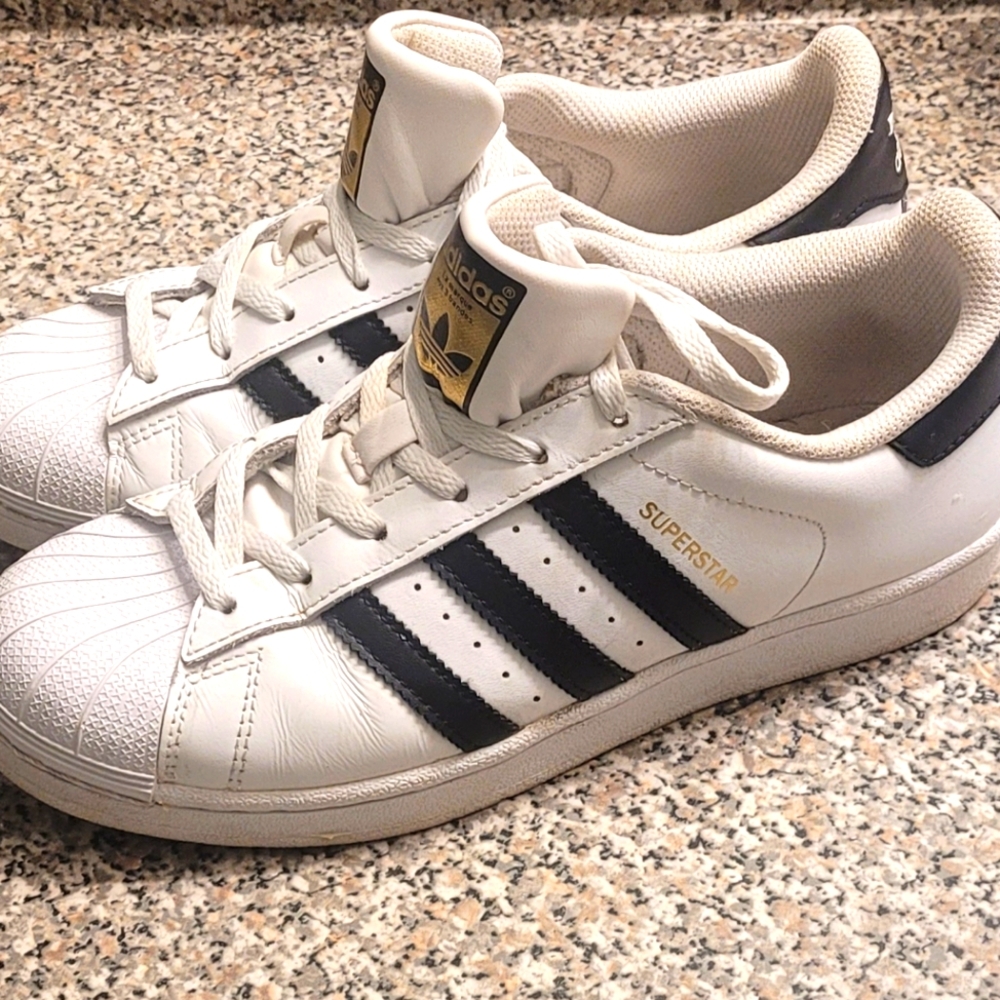 Adidas Superstar Kicks